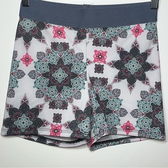 Onzie Flow Bike Shorts Color: Boho Love Print Woman's size Small/medium #285 - Picture 11 of 15